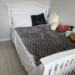 Full Size White Bed 