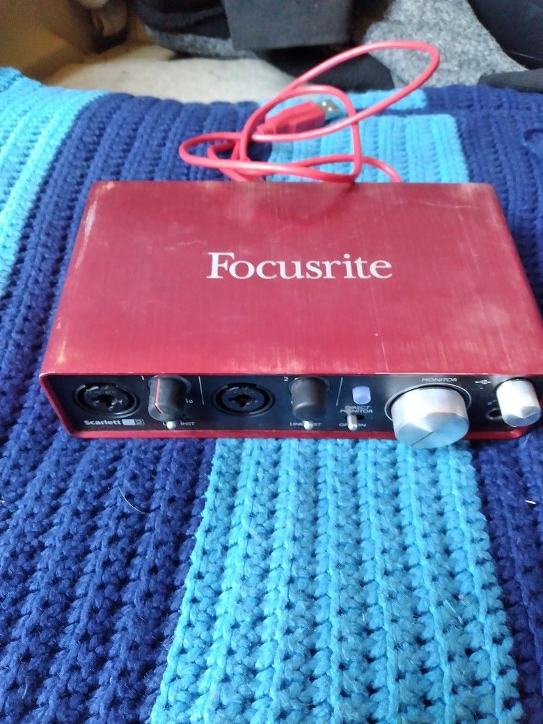 Focusrite Scarlett 2i2 