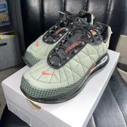 Nike Air Max 720-818 Flight Jacket