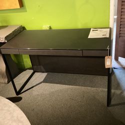 Sequel 20 Black/ Modern Compact Desk W/ Middle Drawer RETAILS $1499 SKU  K4JDA5