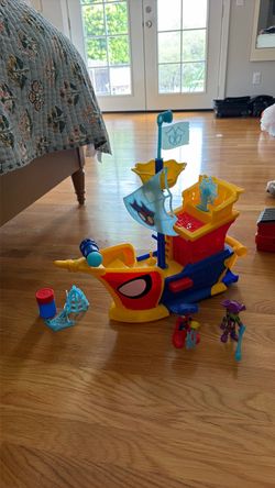 Spidey and Friends WaterWebs Bubble Pirate Ship