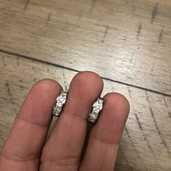 Hoop Earings With Stones