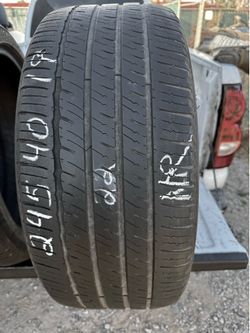 MICHELIN 235/40/19