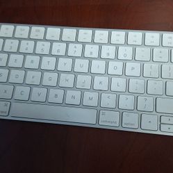 Apple Keyboard
