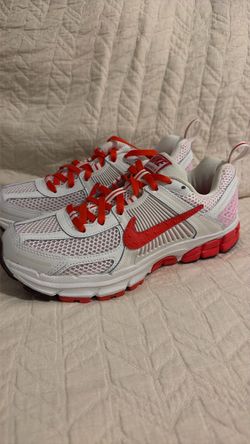 Nike Zoom Vomero 5 Valentine Day size 5.5y