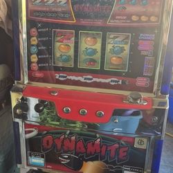 Dynamite Slot Machine 