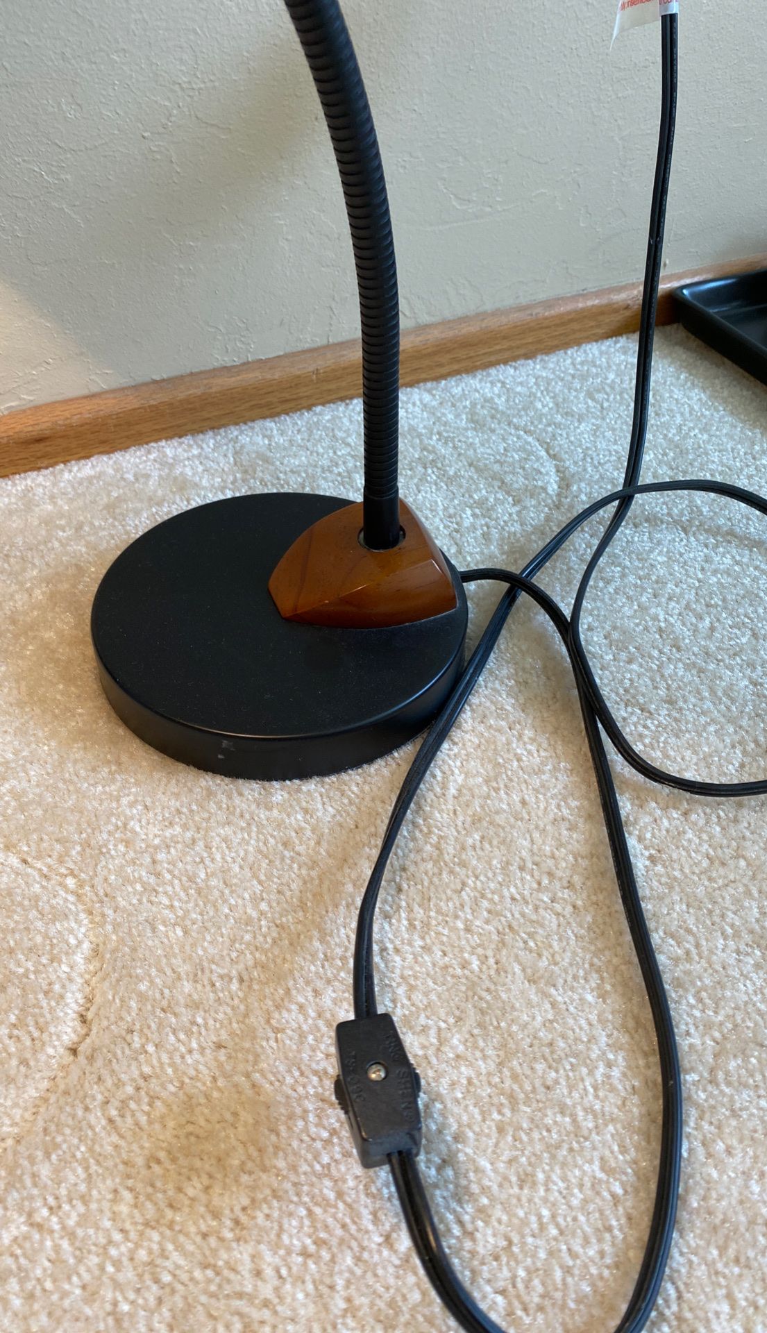 Desk lamp