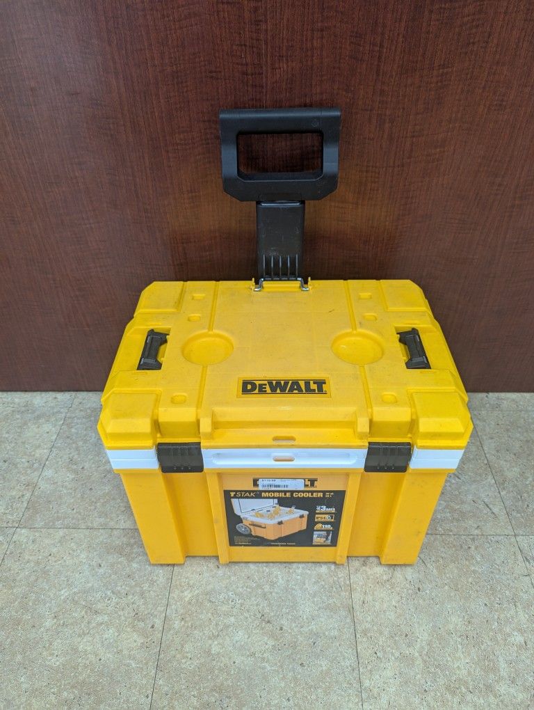 DEWALT M:30QT COOLER STACKER