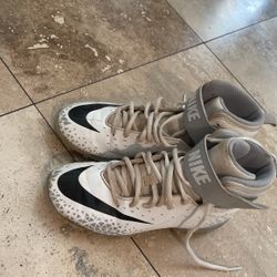 Nike Football Cleats Youth Size 4.5 Y