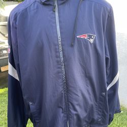 Reebok New England Patriots NFL On Field Sideline Jacket Zip Away Hood Sewn L