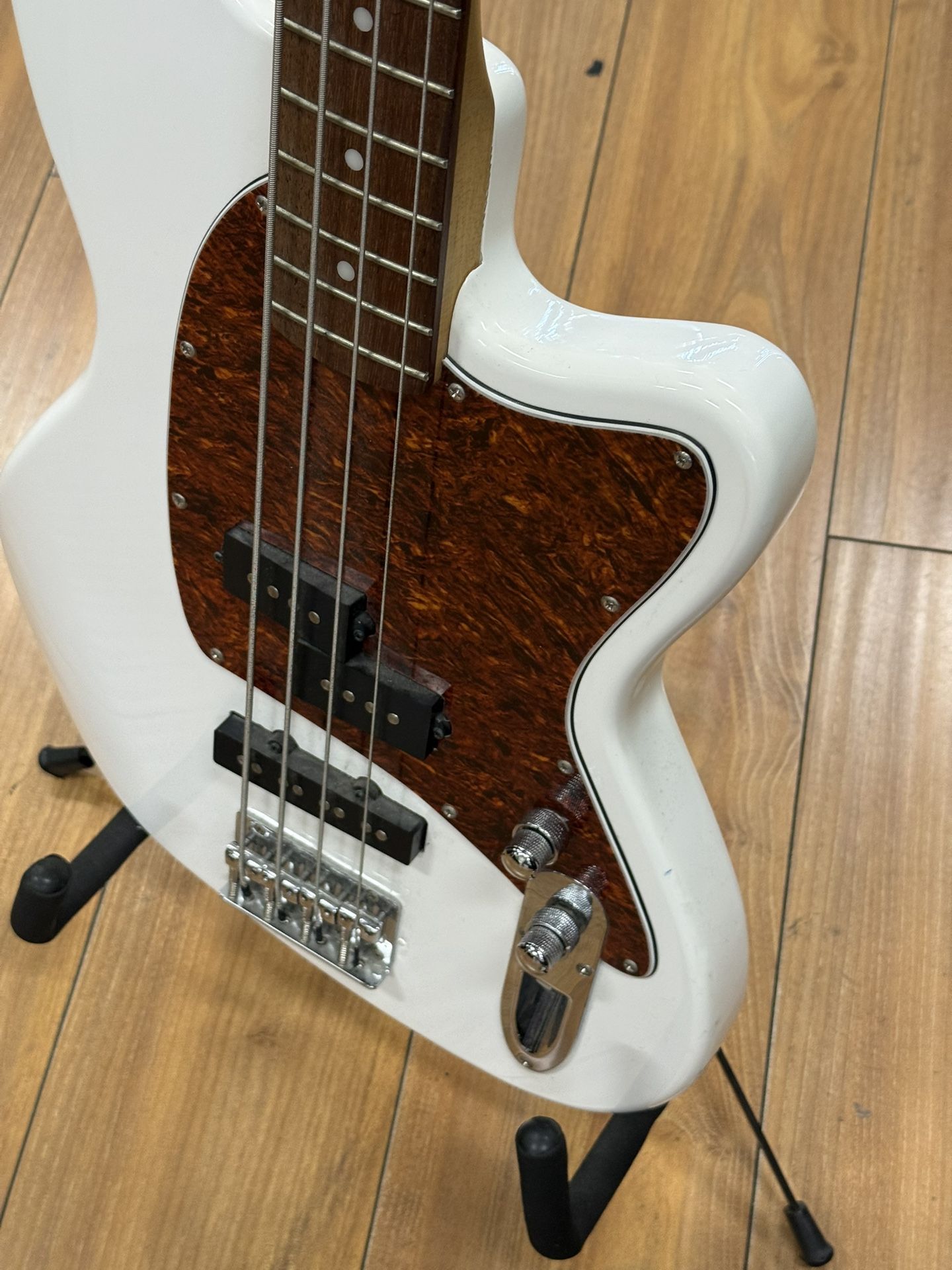 Ibanez TMB100 Electric Bass Guitar White