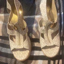 Beautiful Shoes 👞 Michael Kors