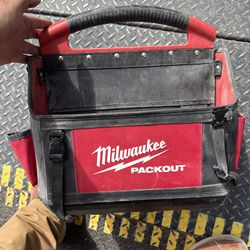 Milwaukee 15 in pack out tote