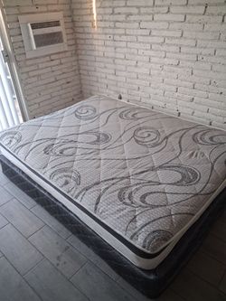 Mattress and box frame, 3 dressers full set.