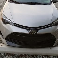For sale Toyota Corolla 2017 LE with 270,000 miles.  This car is in good condition and has no problems.  I have already run it for a few years, mainte