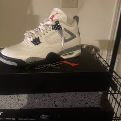 Air Jordan 4 Cements