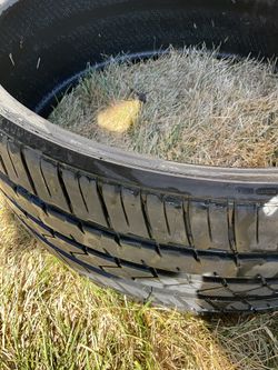 225 25 Zr24 Lionheart Tire 90% Tread 