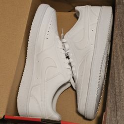 New Men's Court Vision Low Sneaker Size 9 Men