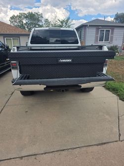 Husky Toolbox/Caja de herramienta Husky