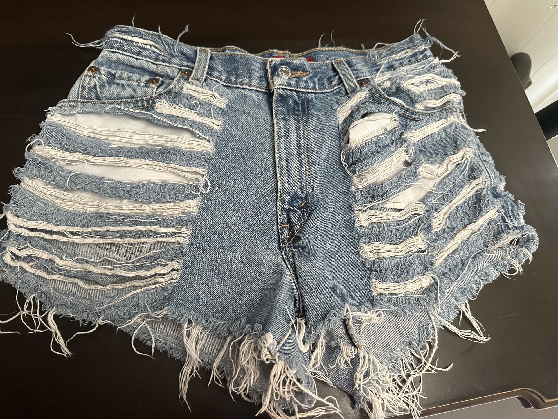 Short Levi 550
