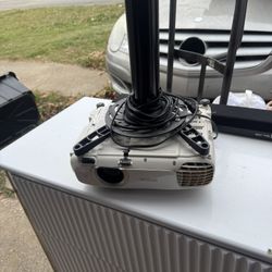 Projector With Large Screen 