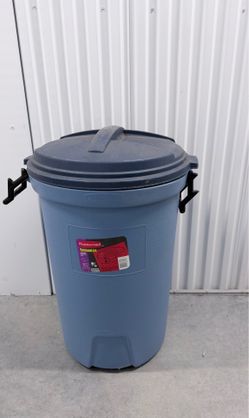 32 gallons trash can - Bote de 32 galones