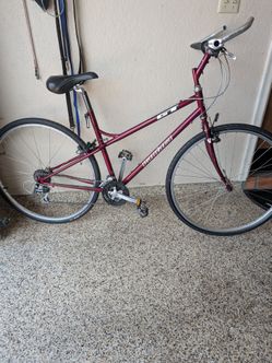 Women's GT Hybrid Bike