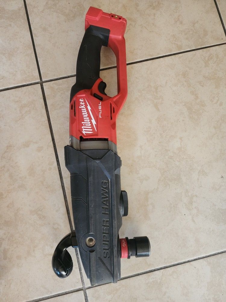 Milwaukee
M18 FUEL 18V Lithium-Ion Brushless Cordless GEN 2 SUPER HAWG 7/16 in. Right Angle Drill (Tool-Only) Poco Uso