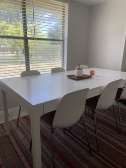 Dinning Table 
