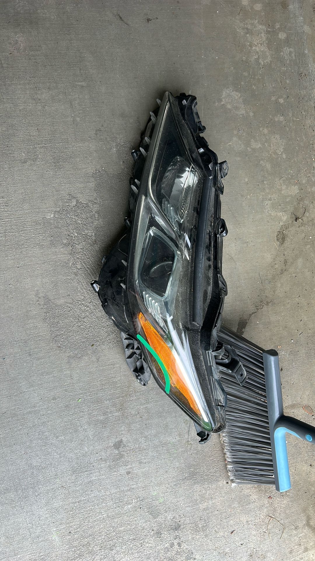 2018 driver front headlight