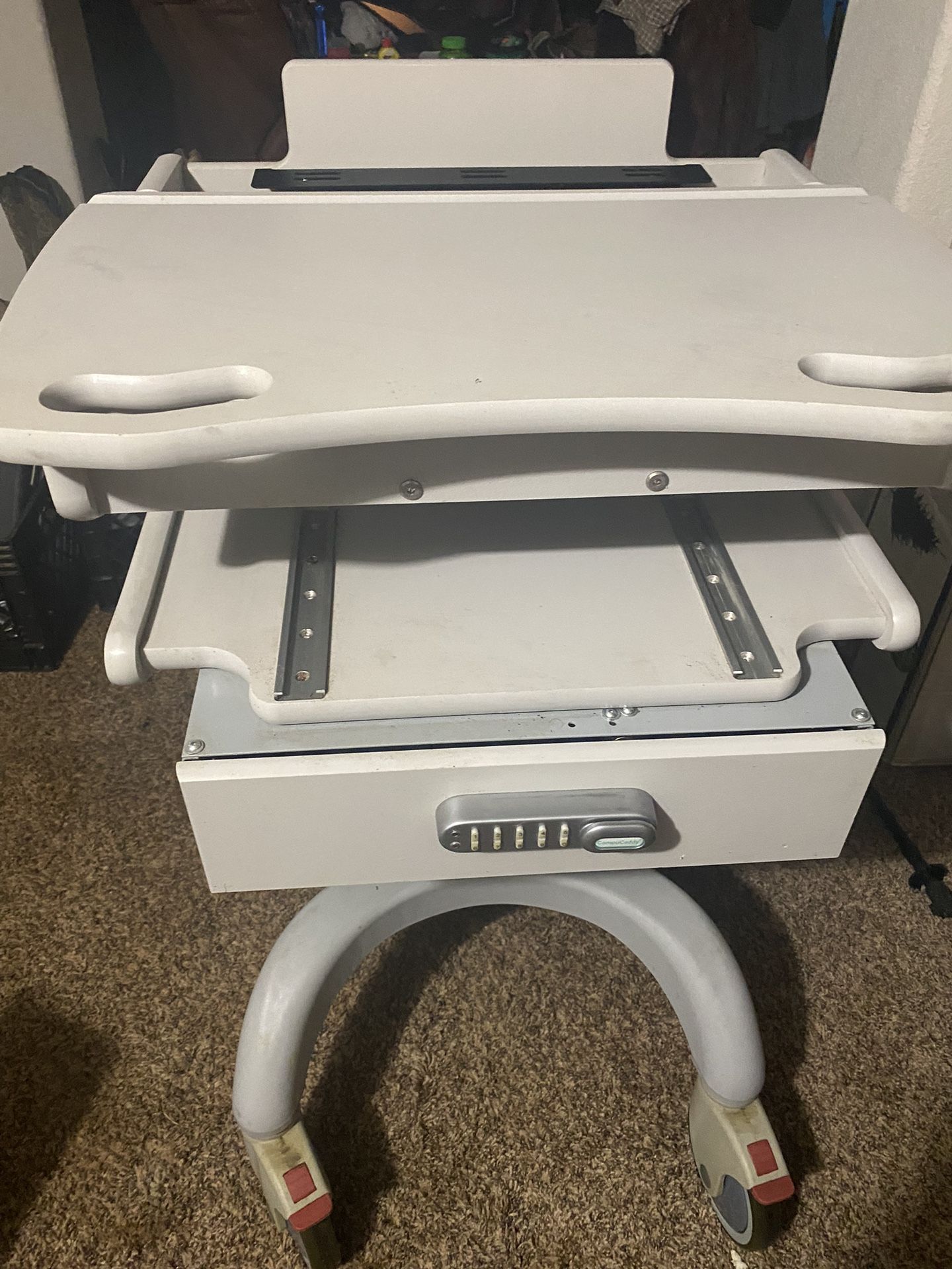 Locking Mobile Work Station