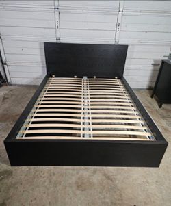 Queen Size Bed Frame With 2-Drawers, Good Conditions Black Color