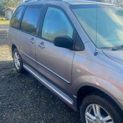 2005 Mazda MPV