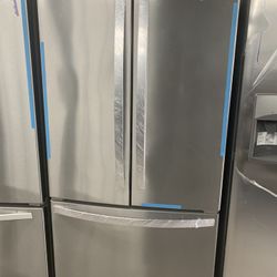 Whirlpool French Door In Stainless Steel With Internal Water And Ice