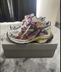 BALENCI RUNNERS SIZE 44