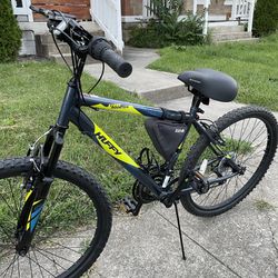 HUFFY MOUNTAIN BIKE