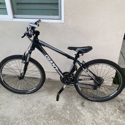 Mountain Bike (Giant Brand) Hardtail