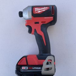 Milwaukee M18 Impact Drill 