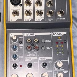 TAPCO MACKIE MIXER