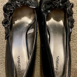 Xhilaration Black Small Heels With Ruffle Detail 