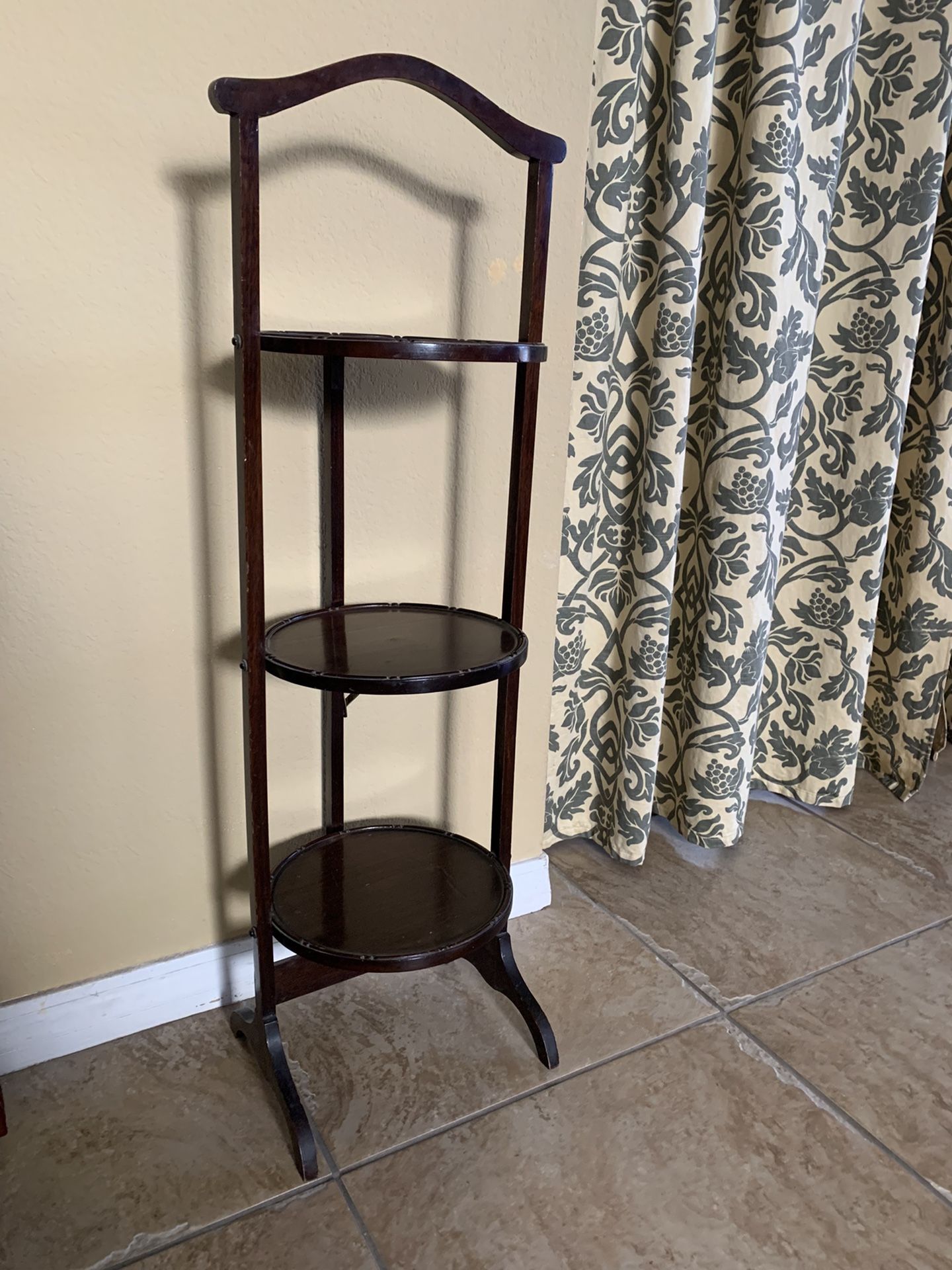 Antique Shelves (folds flat)