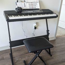 TOTALMENTE NUEVO SIN ESTRENAR. Se vende RockJam 61 Key Keyboard Piano With LCD Display Kit, Stand, B