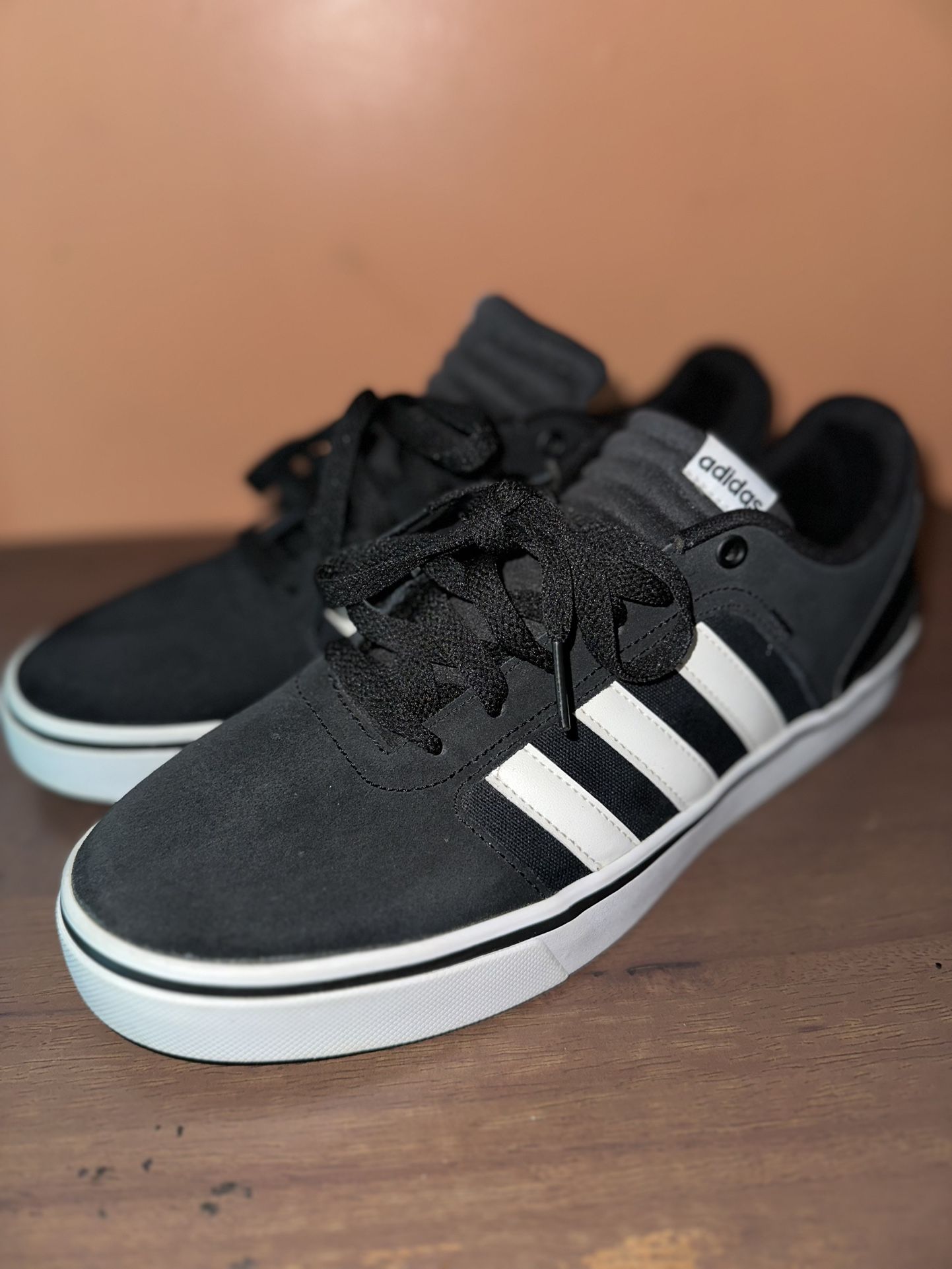 Adidas Hawthorn ST shoe in a black and white colorway SIZE 9.5