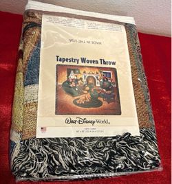 Brand New Vintage Walt Disney World Tapestry Woven Throw Mickey Friends Holiday