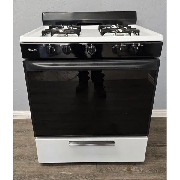 Magic Chef 4 Cu. Ft. Gas Range 31001SAW