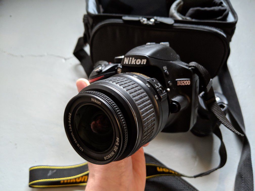 Nikon D3200 Camera Kit with 2 Lenses