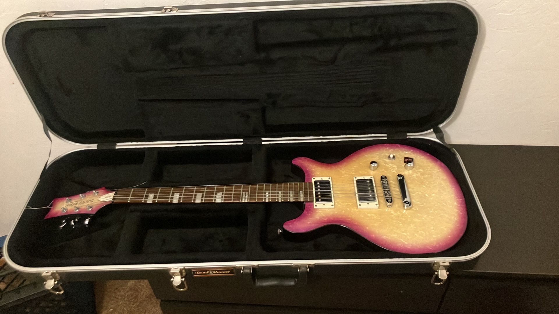 Electric Daisy Rock guitar Elite 