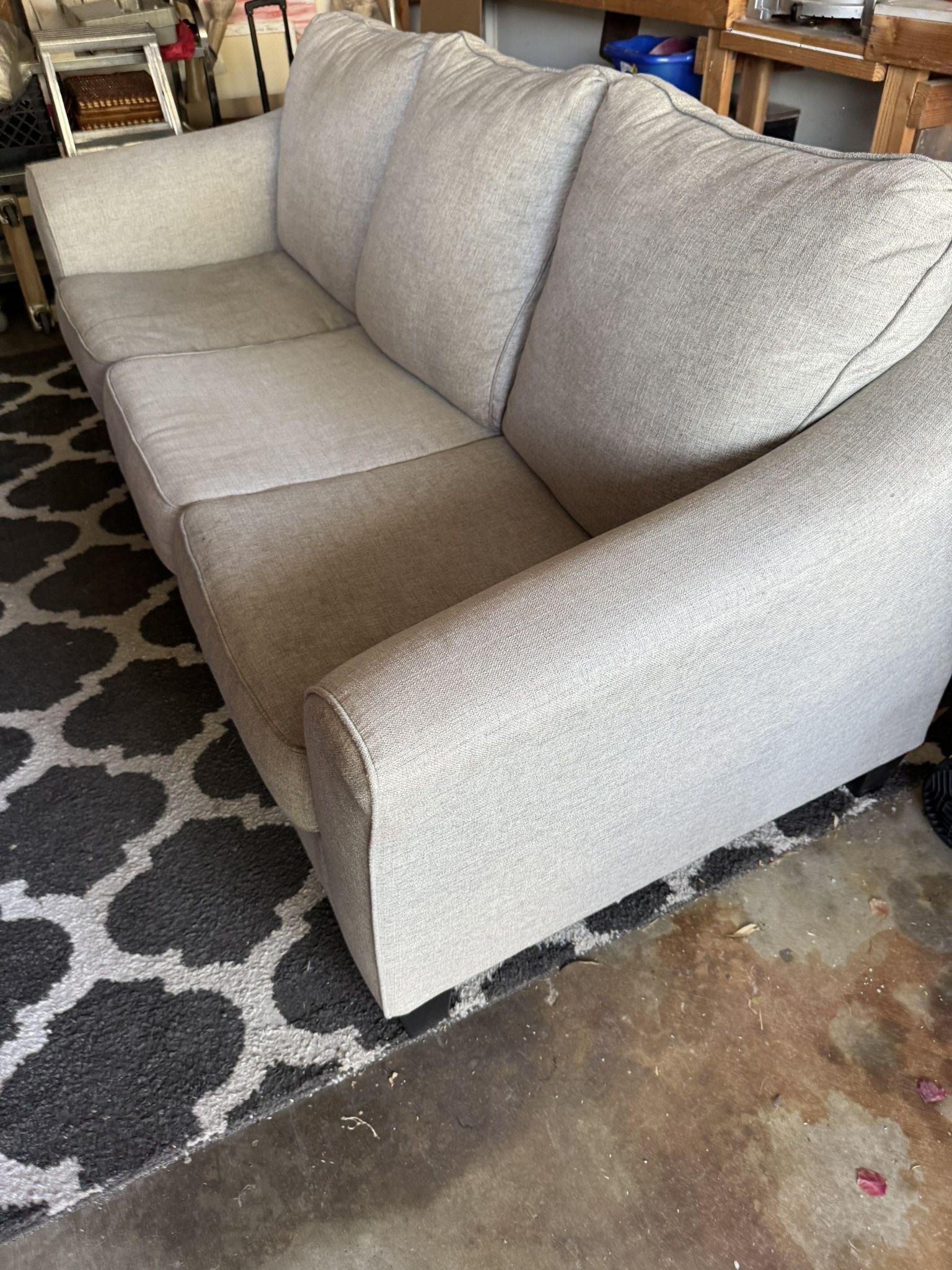90 Inch Lite. Gray Sofa And Beige Recliner In Good Condition