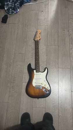 Squier Stratocaster Electric Guitar Sunburst