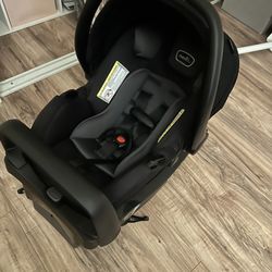 Evenflo Infant car seat w/ Rebound Bar